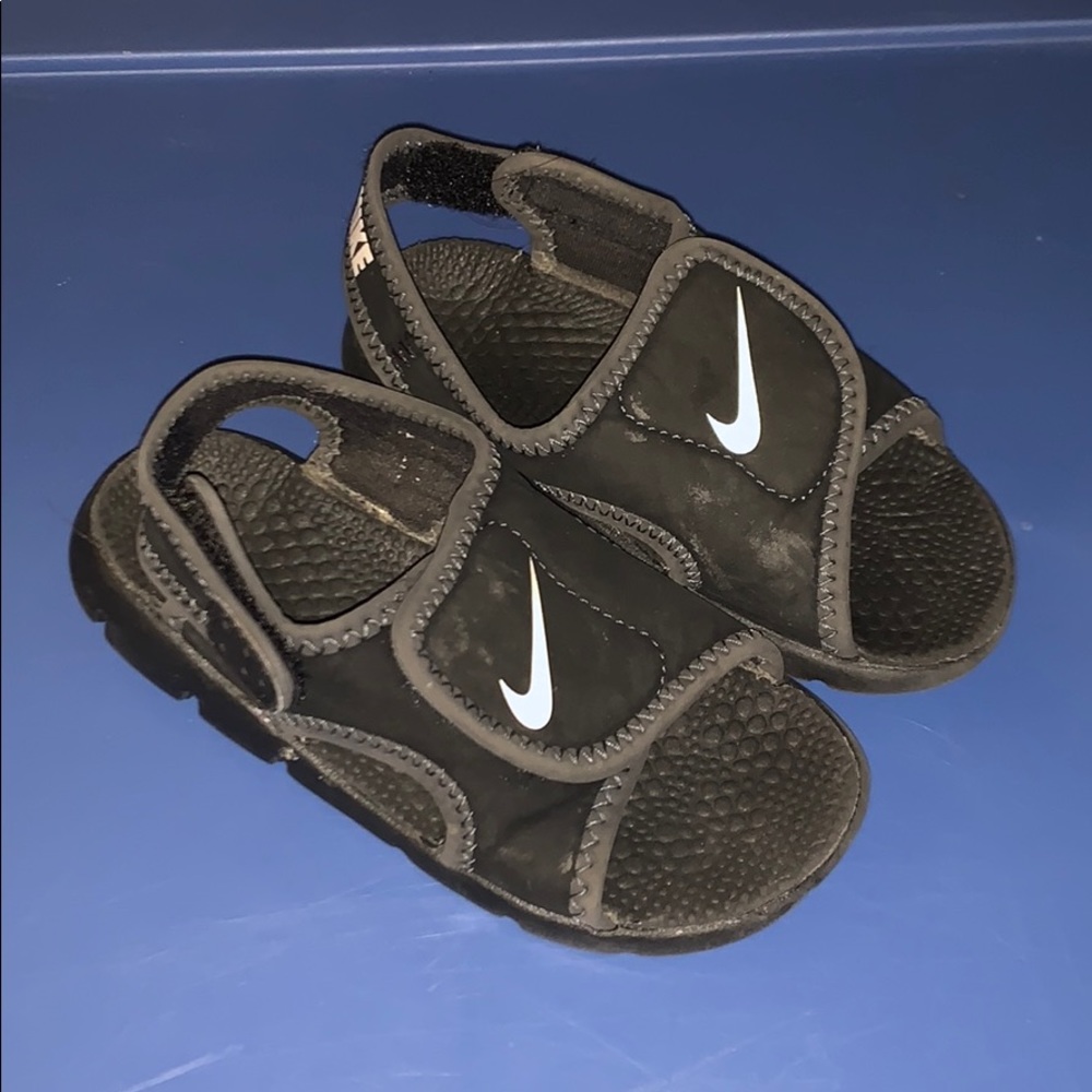 Nike sandals Size 7